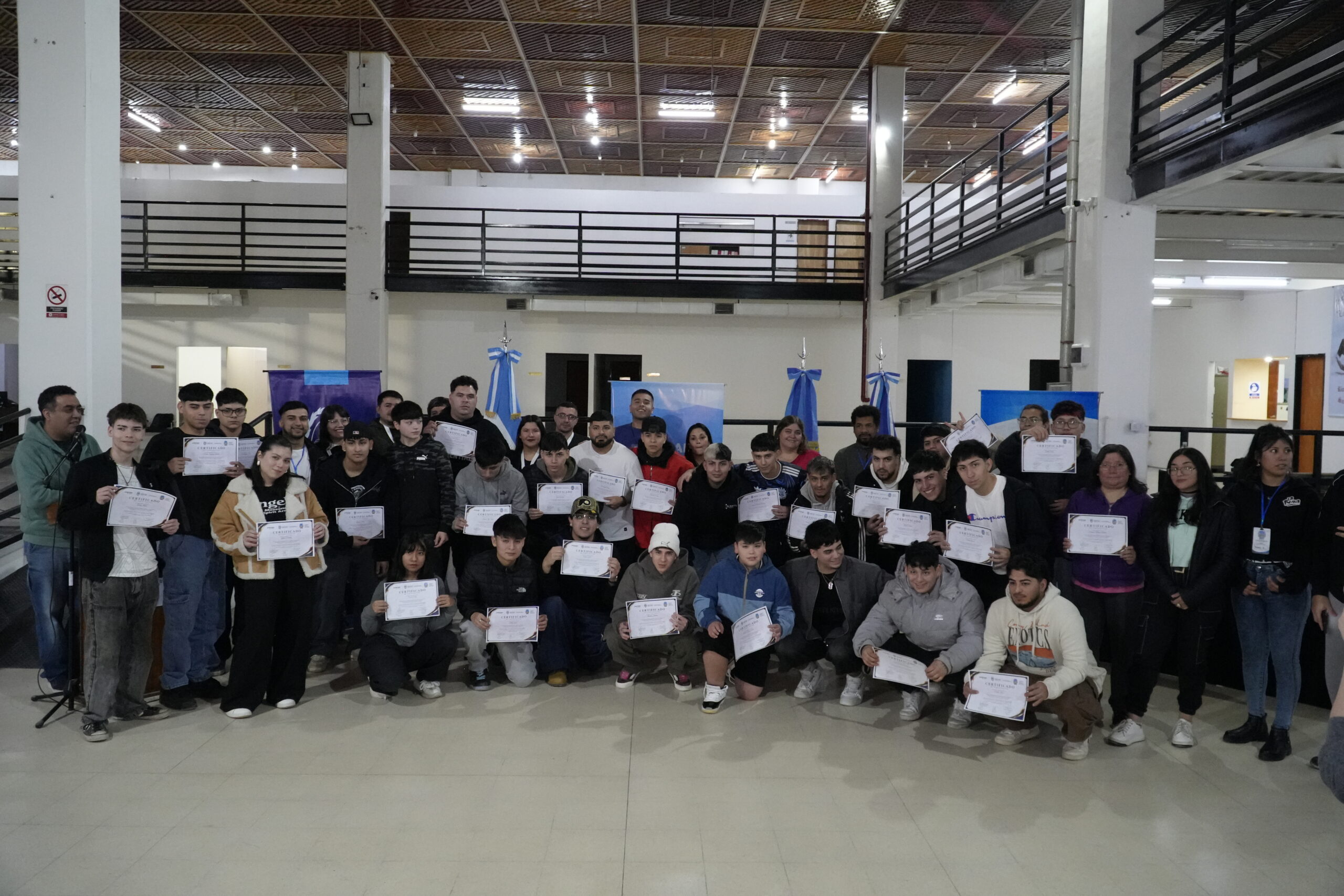 El HCD entregó reconocimientos a jóvenes que participaron del Seminario de Barbería